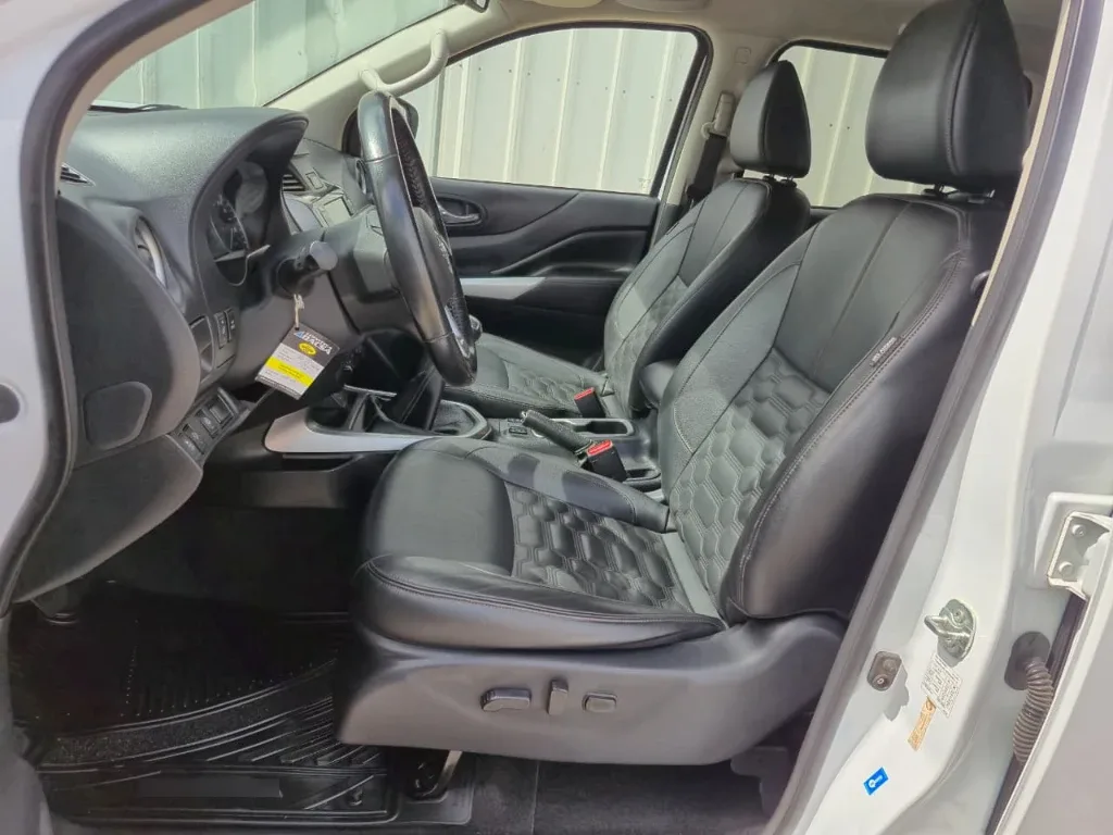 Nissan Navara Navara Le Mt Dcab Mt 4x4 2.3 año 2023