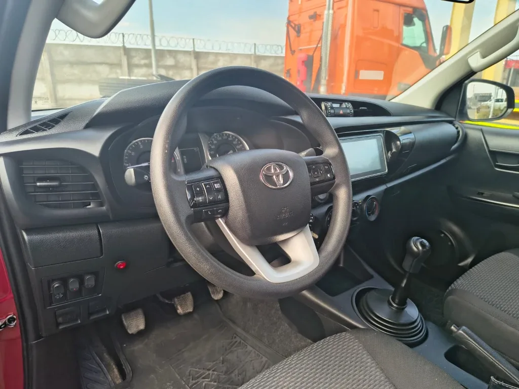 Toyota Hilux Dc 4x4 2.4 D Dx Mt año 2024