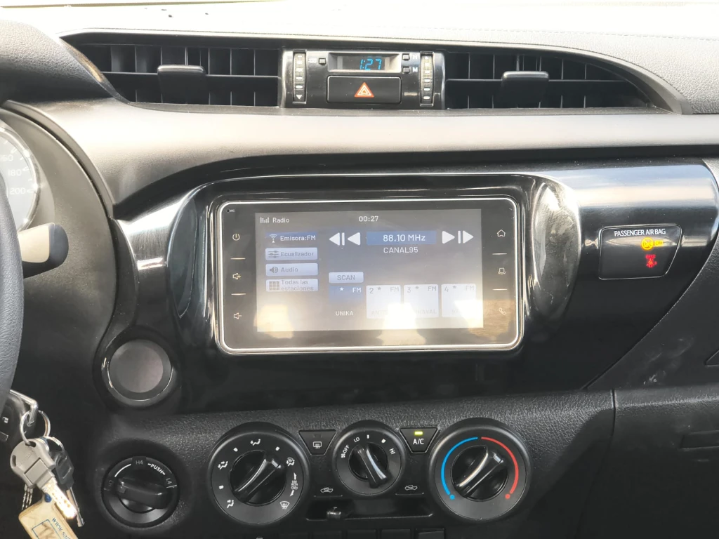 Toyota Hilux Dc 4x4 2.4 D Dx Mt año 2024