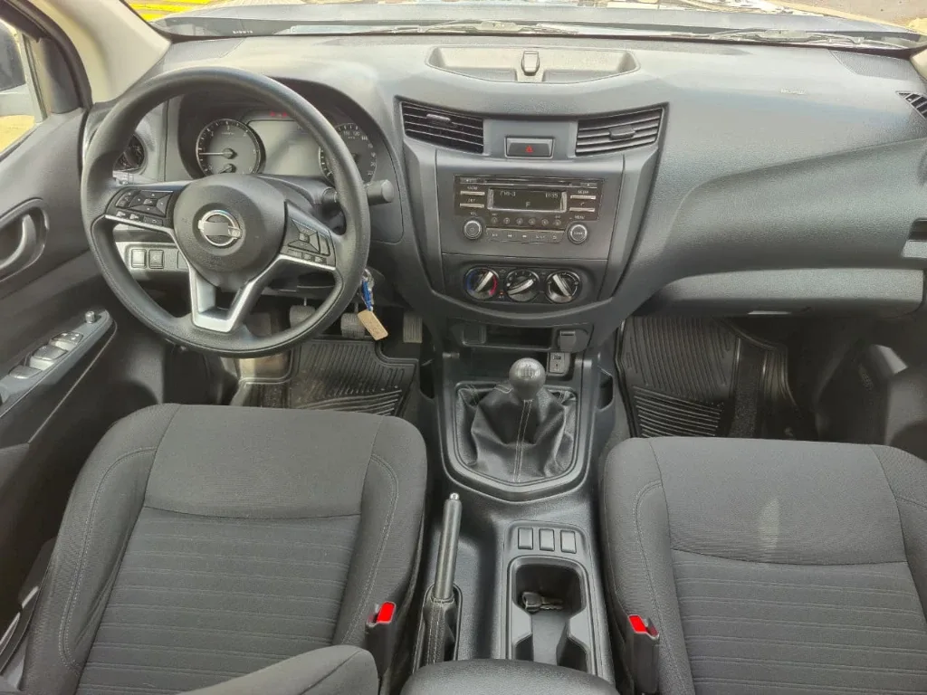 Nissan Navara Navara Se D Cab Mt 4x2 2.3 año 2023