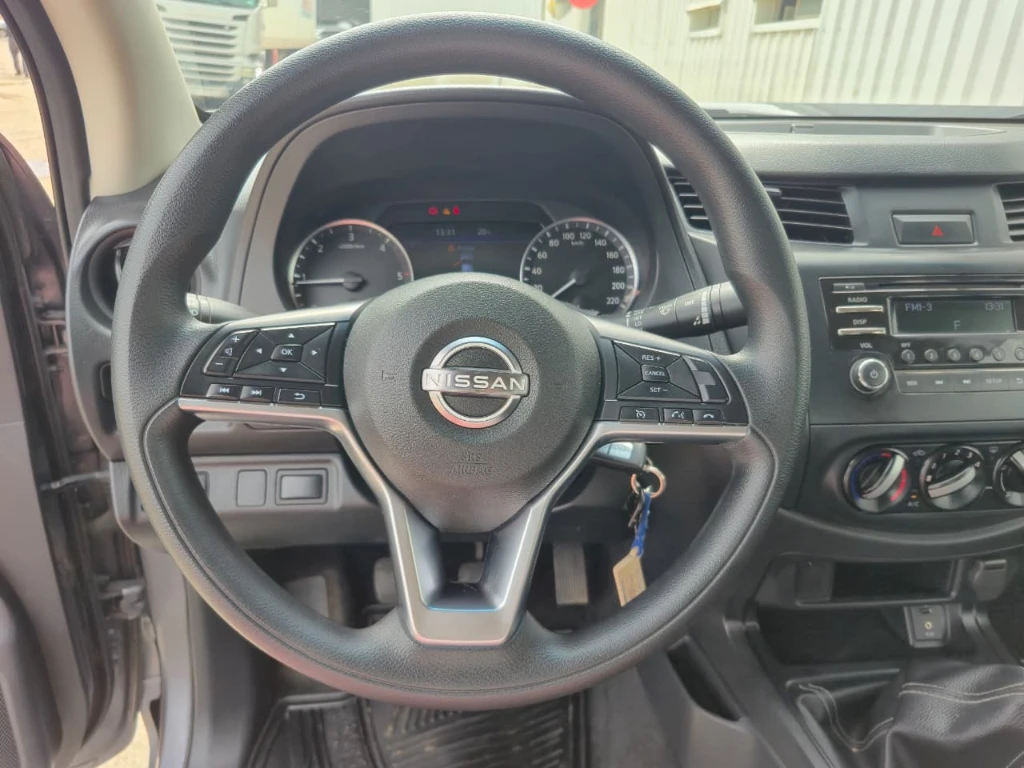 Nissan Navara Navara Se D Cab Mt 4x2 2.3 año 2023