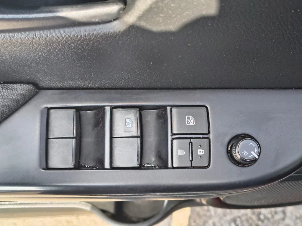 Toyota Hilux Dc 4x4 2.4 D Dx Mt año 2024
