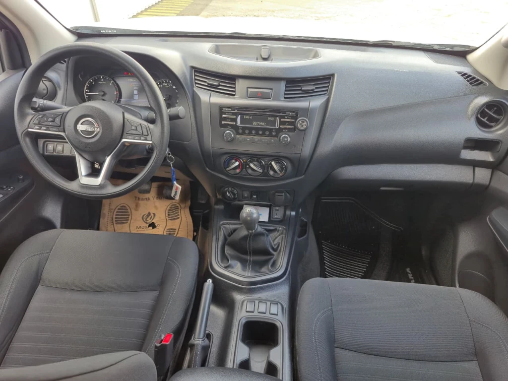 Nissan Navara Navara Se D Cab Mt 4x4 2.3 año 2023
