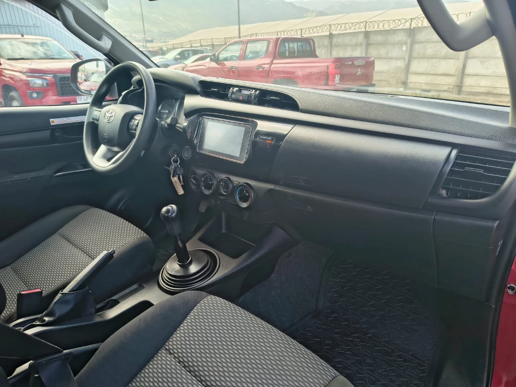 Toyota Hilux Dc 4x4 2.4 D Dx Mt año 2024