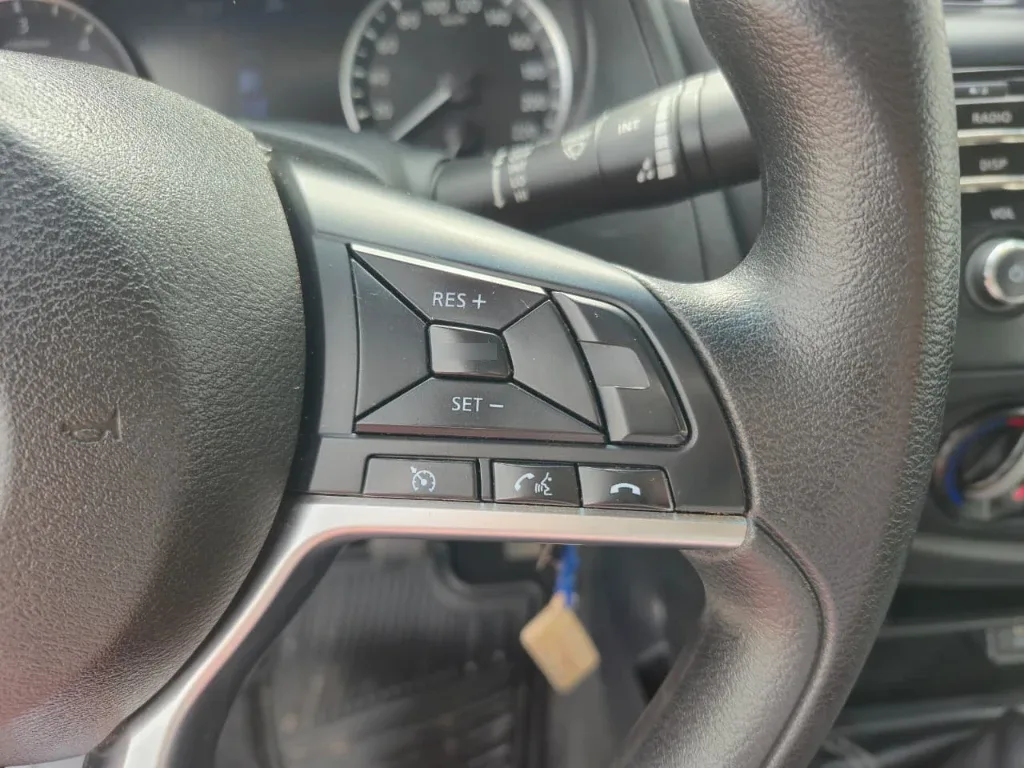 Nissan Navara Navara Se D Cab Mt 4x2 2.3 año 2023