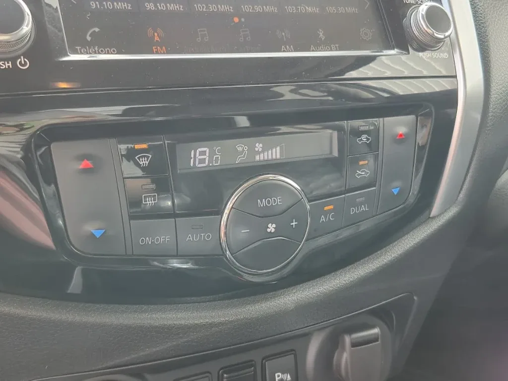 Nissan Navara Navara Le Mt Dcab Mt 4x4 2.3 año 2023