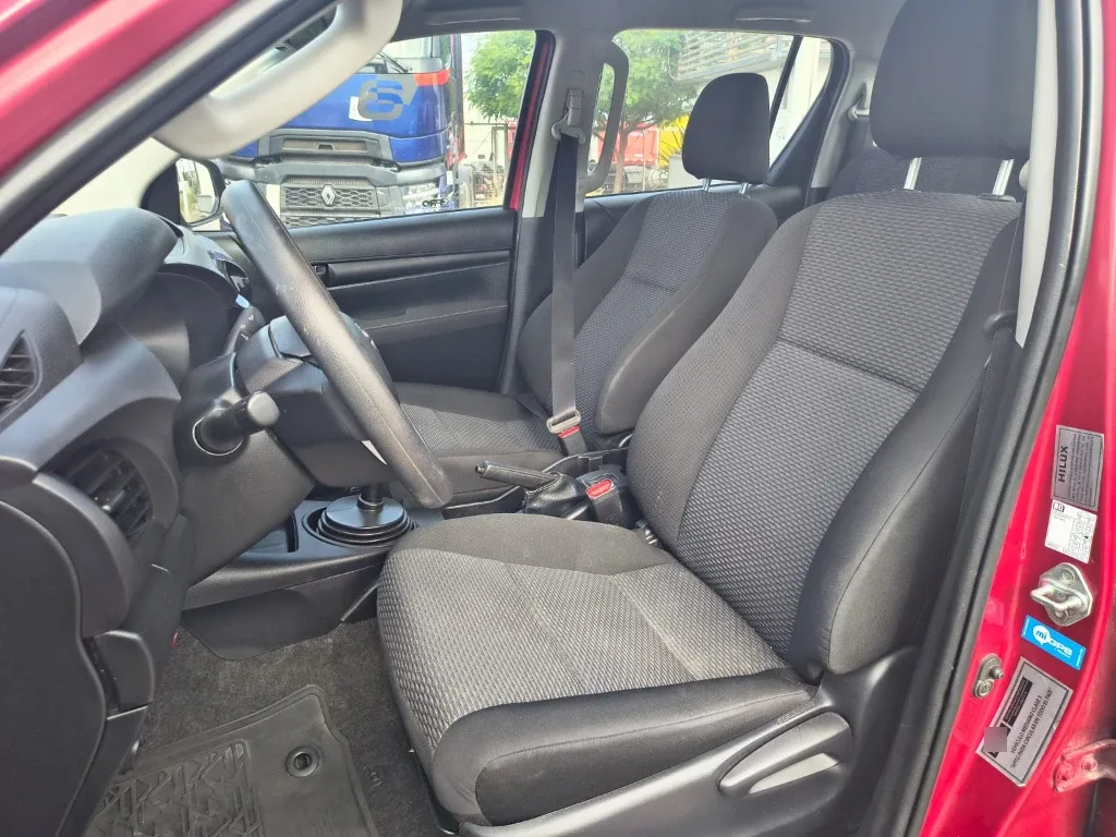 Toyota Hilux Dc 4x4 2.4 D Dx Mt año 2024