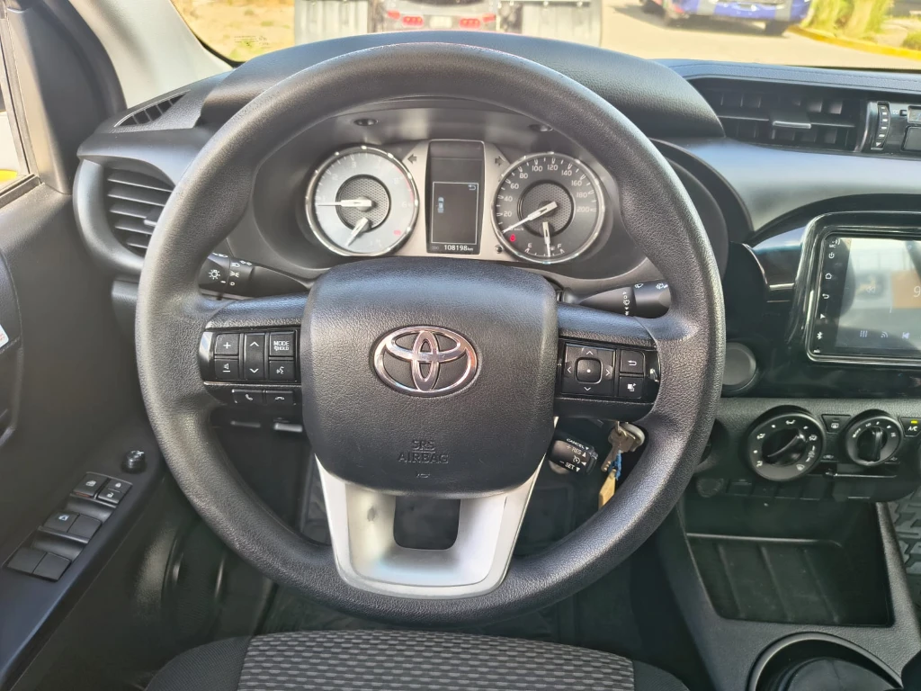 Toyota Hilux Dc 4x4 2.4 D Dx Mt año 2024