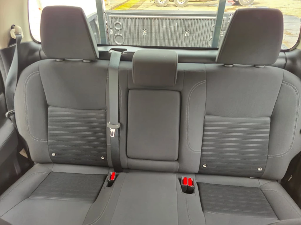 Nissan Navara Navara Se D Cab Mt 4x2 2.3 año 2023