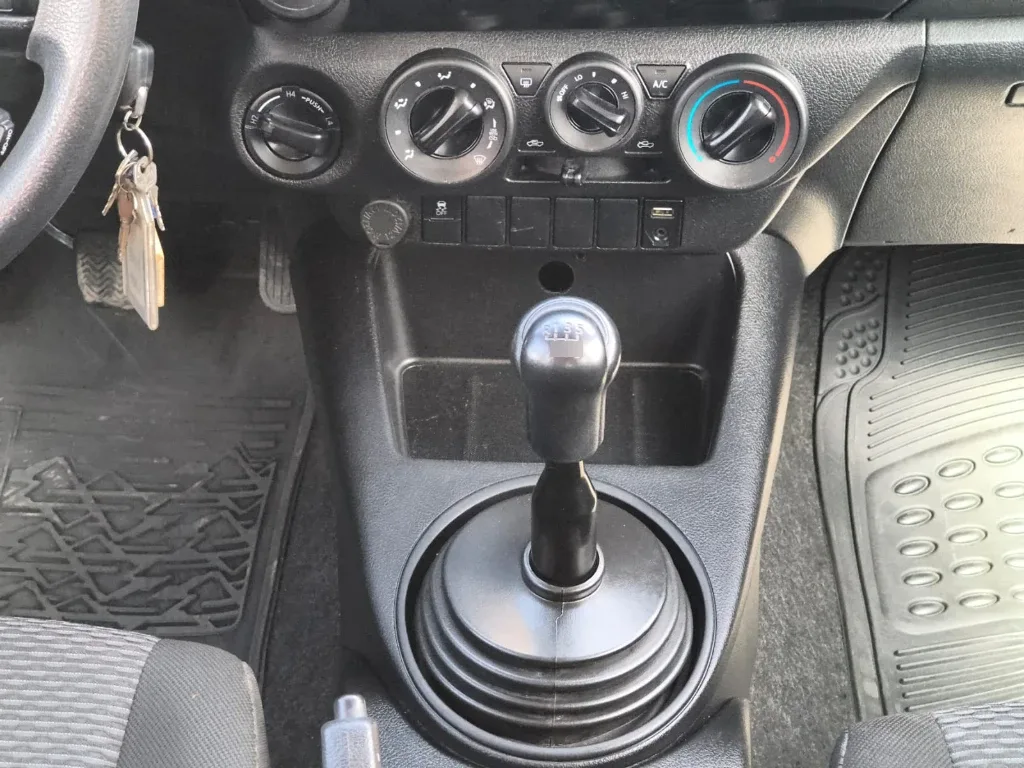 Toyota Hilux Dc 4x4 2.4 D Dx Mt año 2024