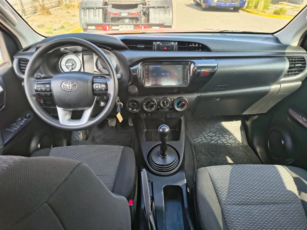 Toyota Hilux Dc 4x4 2.4 D Dx Mt año 2024