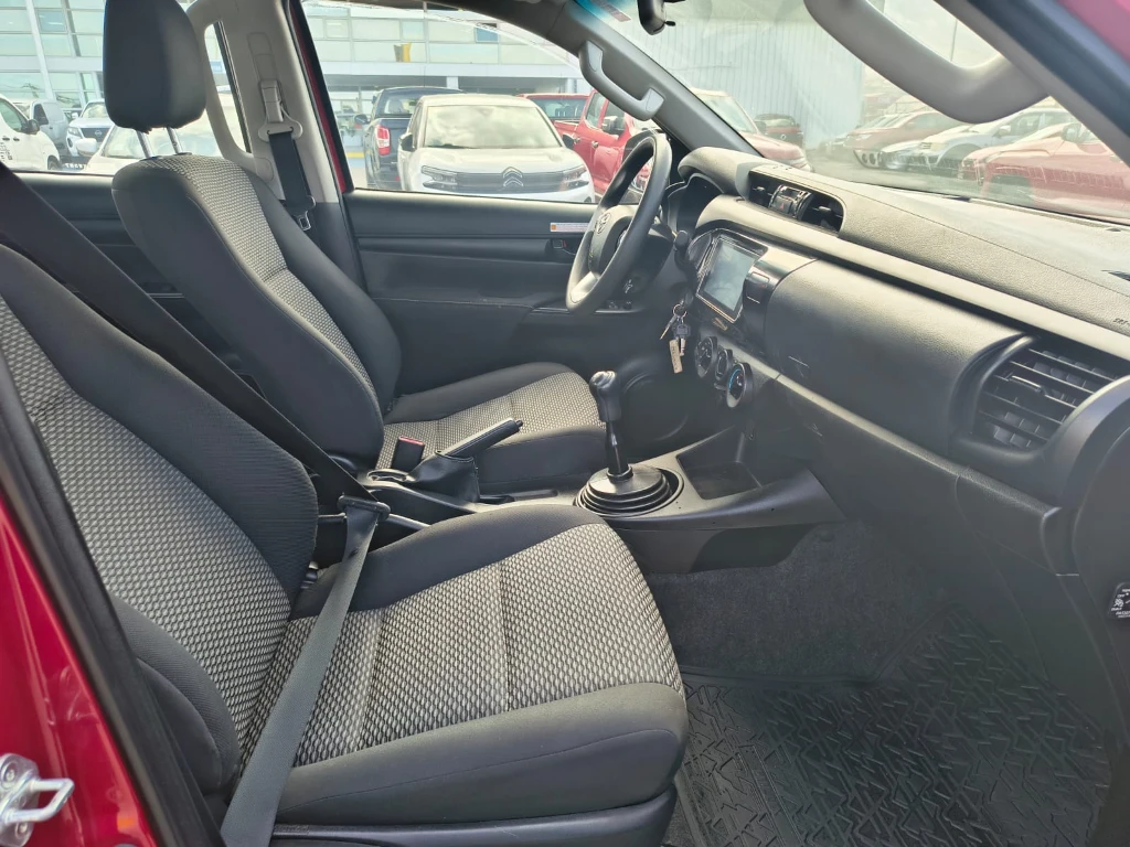 Toyota Hilux Dc 4x4 2.4 D Dx Mt año 2024