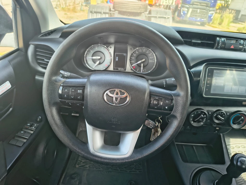 Toyota Hilux Dc 4x4 2.4 D Dx Mt año 2024