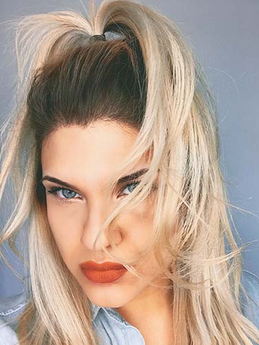 Anestop blonde beauty