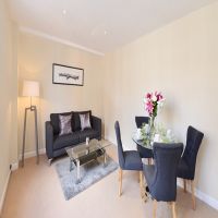 1 bed flat to rent Hill Street, London W1J
                                        London W1J
