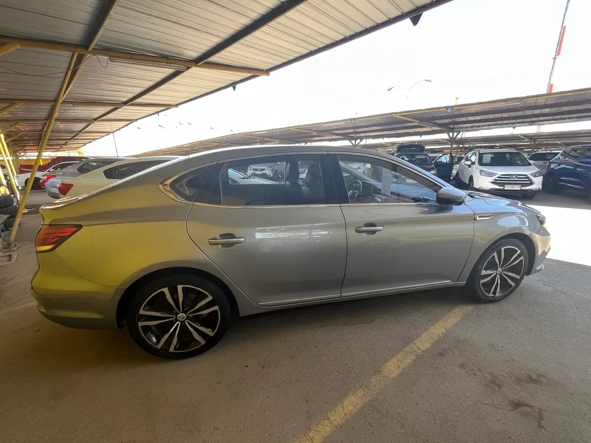 MG MG6 1.5 Dlx At año 2020