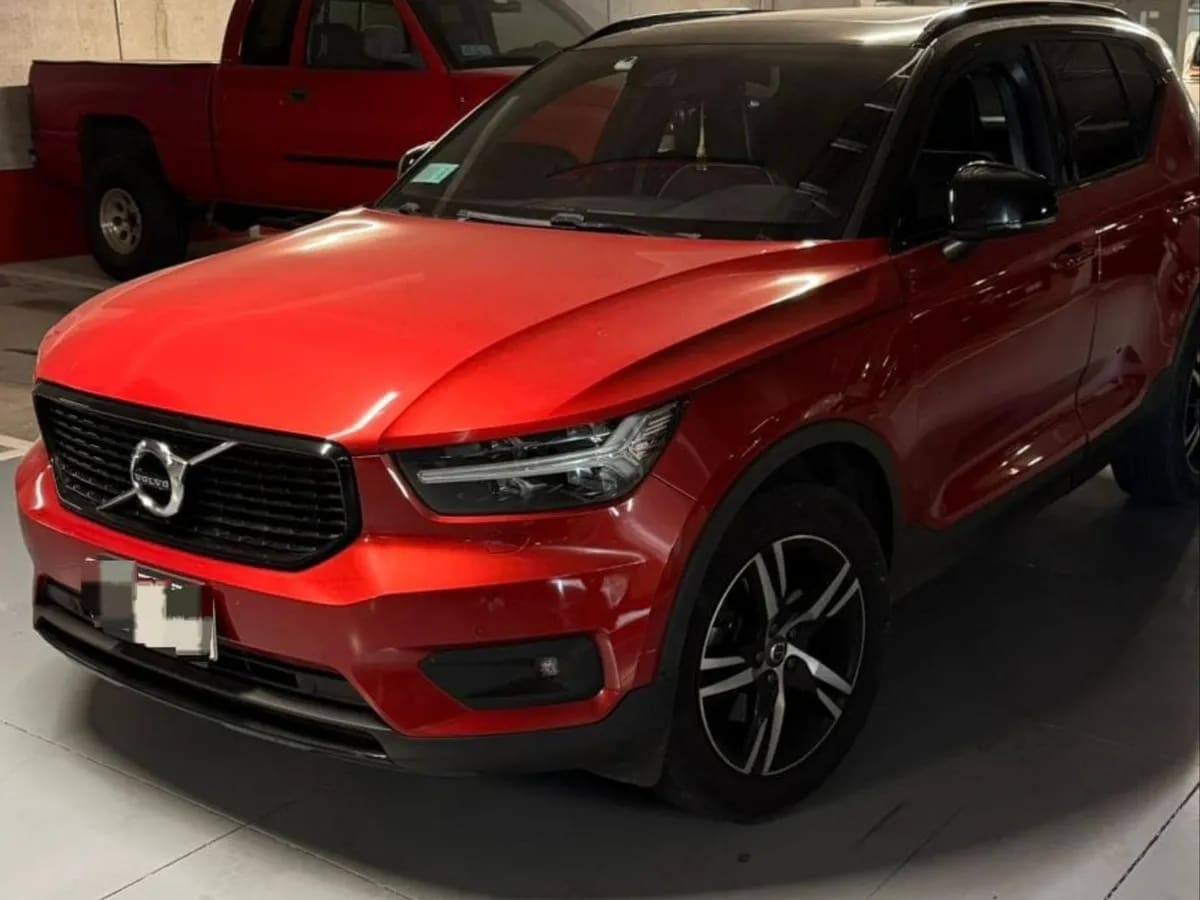 VOLVO XC40 2.0 T4 Fwd Momentum At año 2021