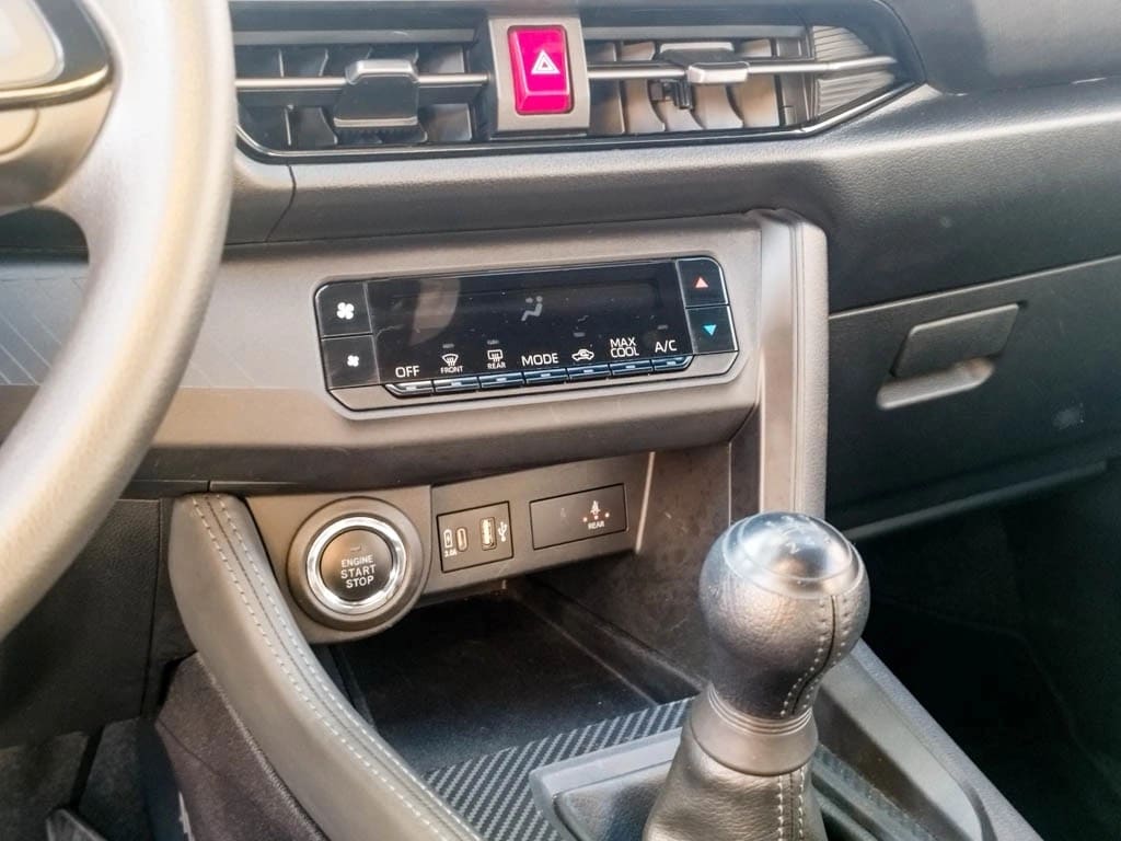 TOYOTA YARIS CROSS 1.5 Xi Mt año 2024
