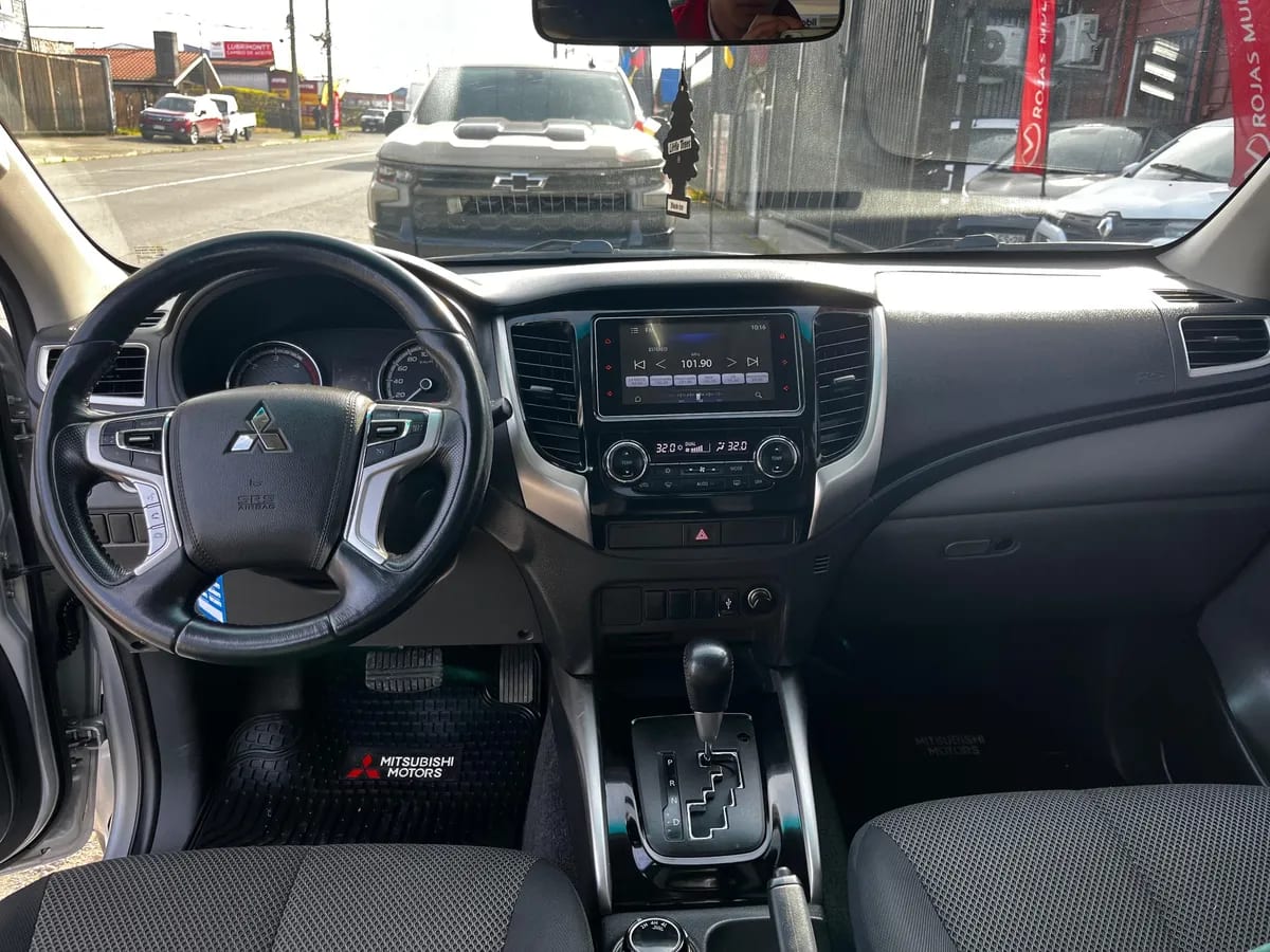 MITSUBISHI L200 2.4 Dakar Crs At 4x2 Diesel año 2019