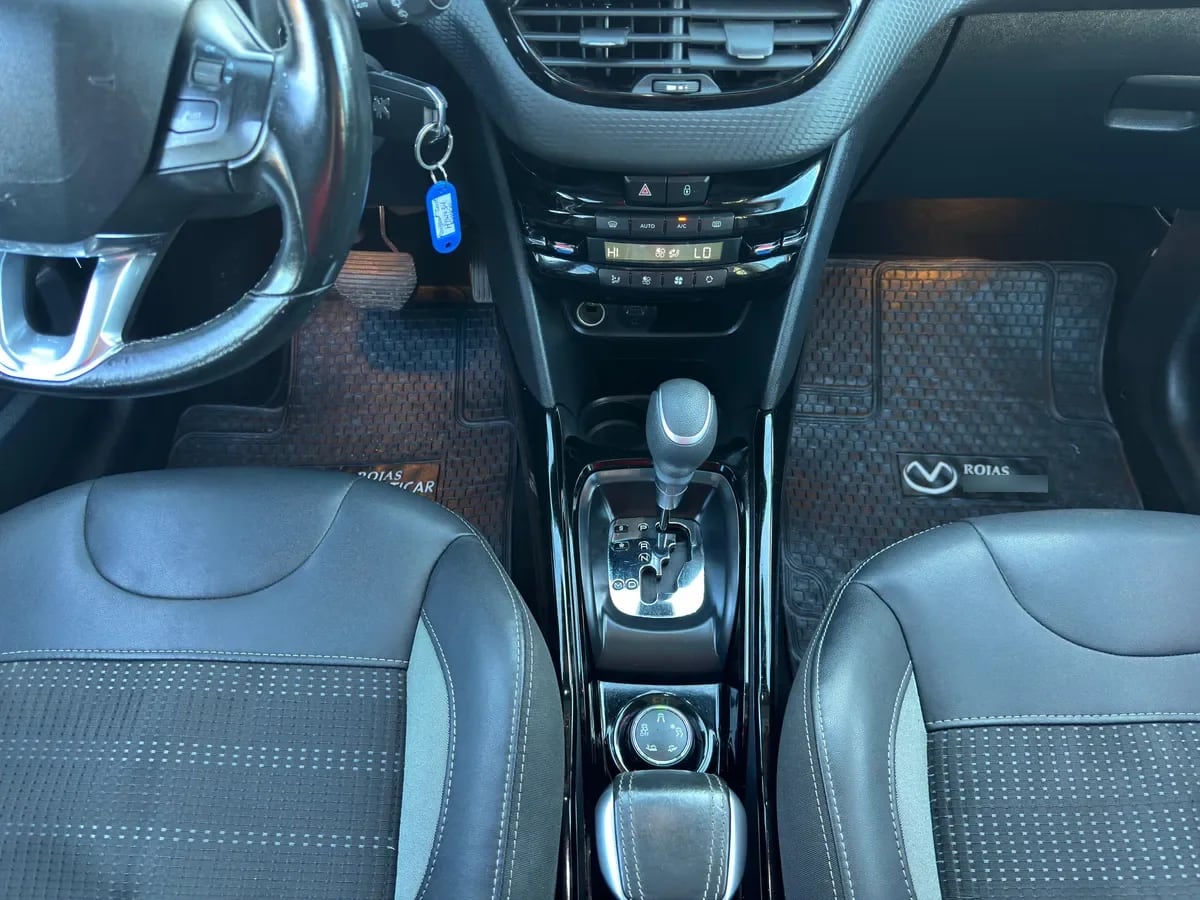 Peugeot 2008 Blue Hdi 130 Eat8 1.5 Aut año 2023