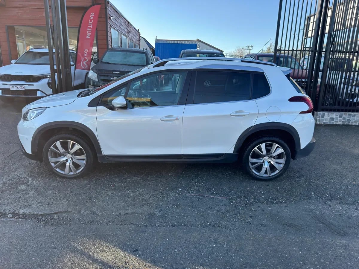 Peugeot 2008 Blue Hdi 130 Eat8 1.5 Aut año 2023