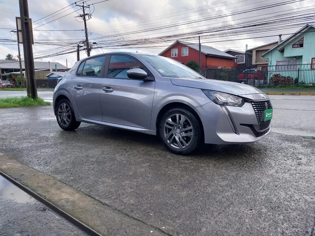 Peugeot 208 Puretech 75 1.2 año 2022
