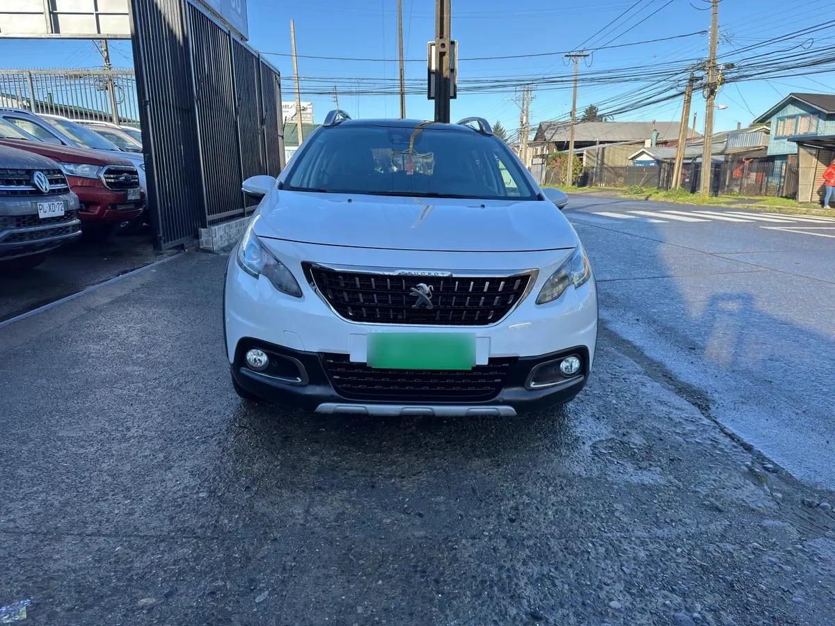 Peugeot 2008 Blue Hdi 130 Eat8 1.5 Aut año 2023
