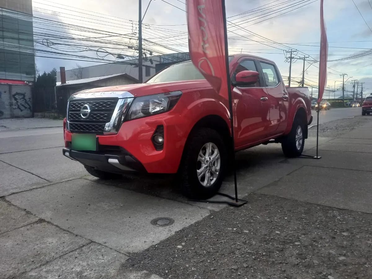 Nissan NAVARA D Cab Mt 4x4 2.3 año 2022
