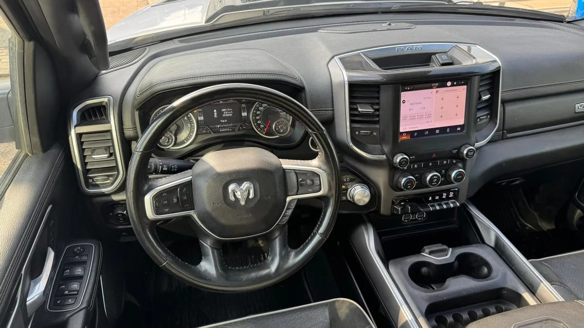 Ram 1500 Laramie Crew Cab Sport año 2023