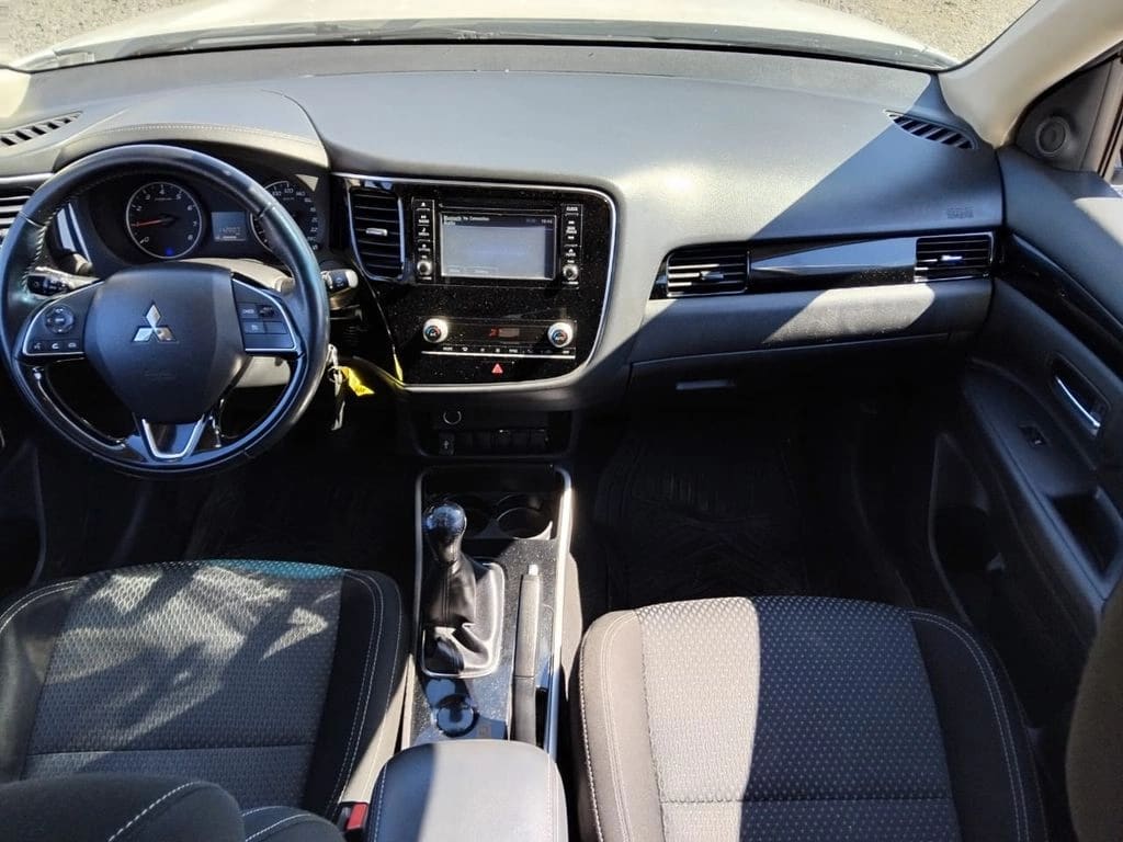 MITSUBISHI OUTLANDER 2.0 4x2 Mt 5p año 2021