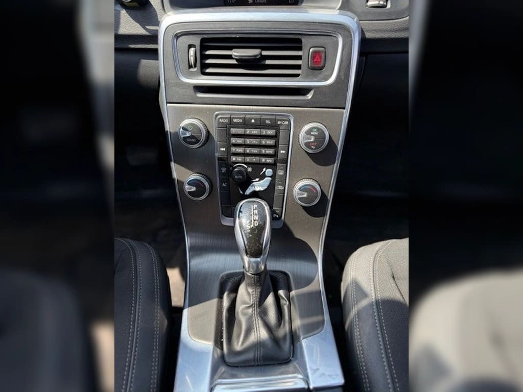 VOLVO S60 1.6 D2 Comfort Diesel 4x2 At 4p año 2015