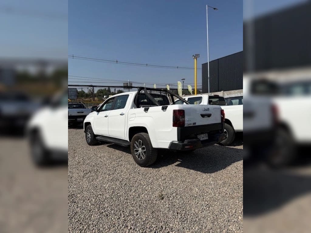 JMC VIGUS 2.4 Diesel 4x2 Mt 4p año 2022