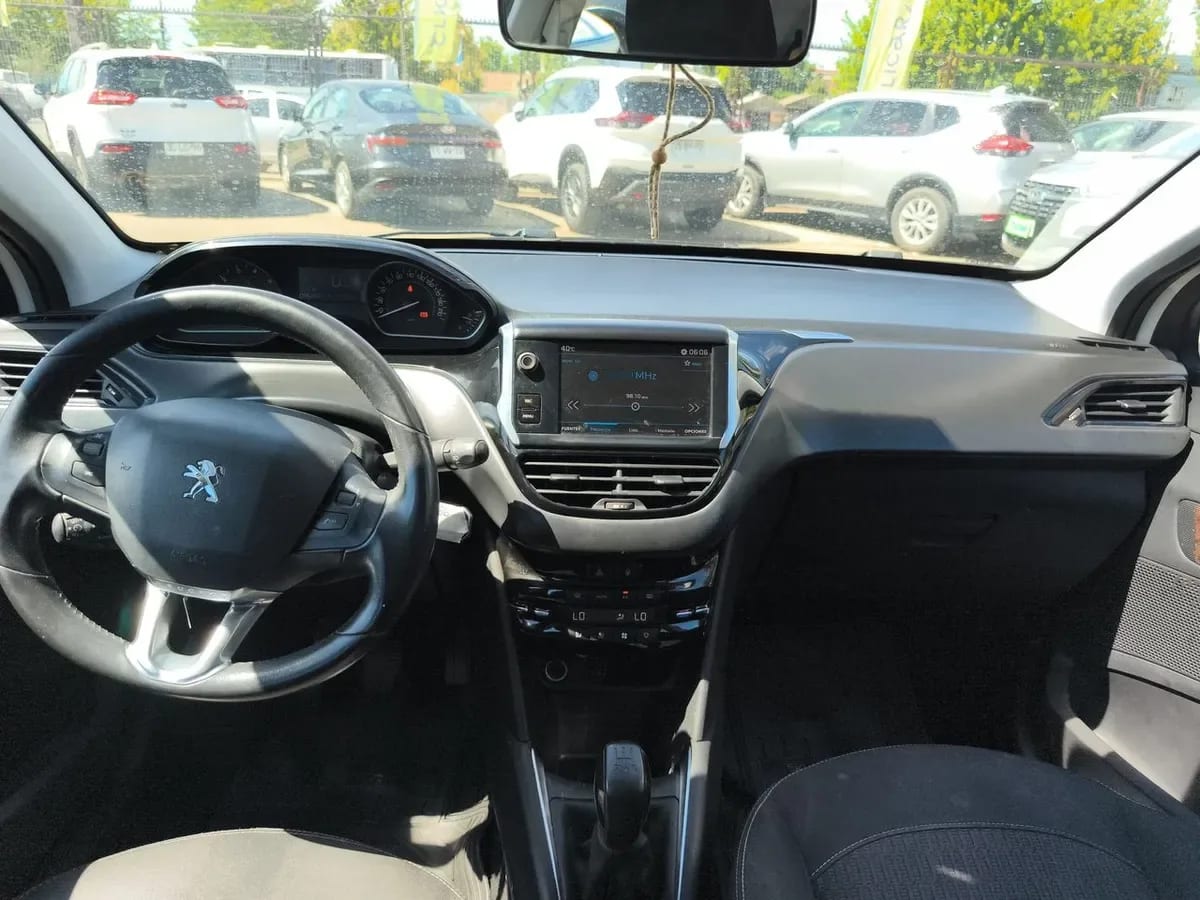 Peugeot 208 1.2 Active Pack Puretech 4x2 Hb 82hp E6 Mt 5p año 2018