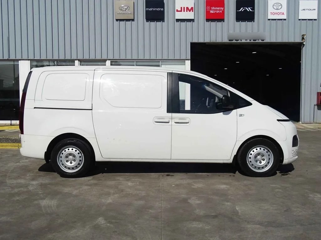 HYUNDAI STARIA Us4 Fg Crdi Dp Mt año 2022