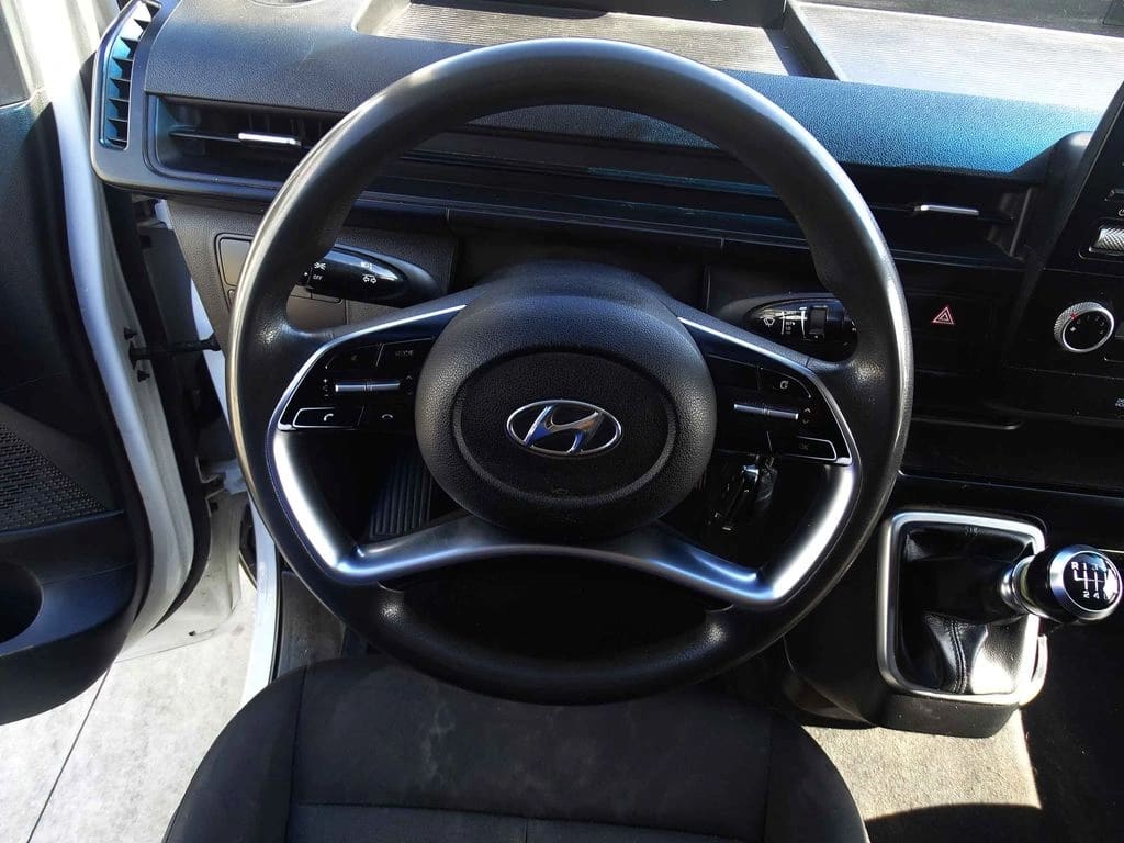HYUNDAI STARIA Us4 Fg Crdi Dp Mt año 2022