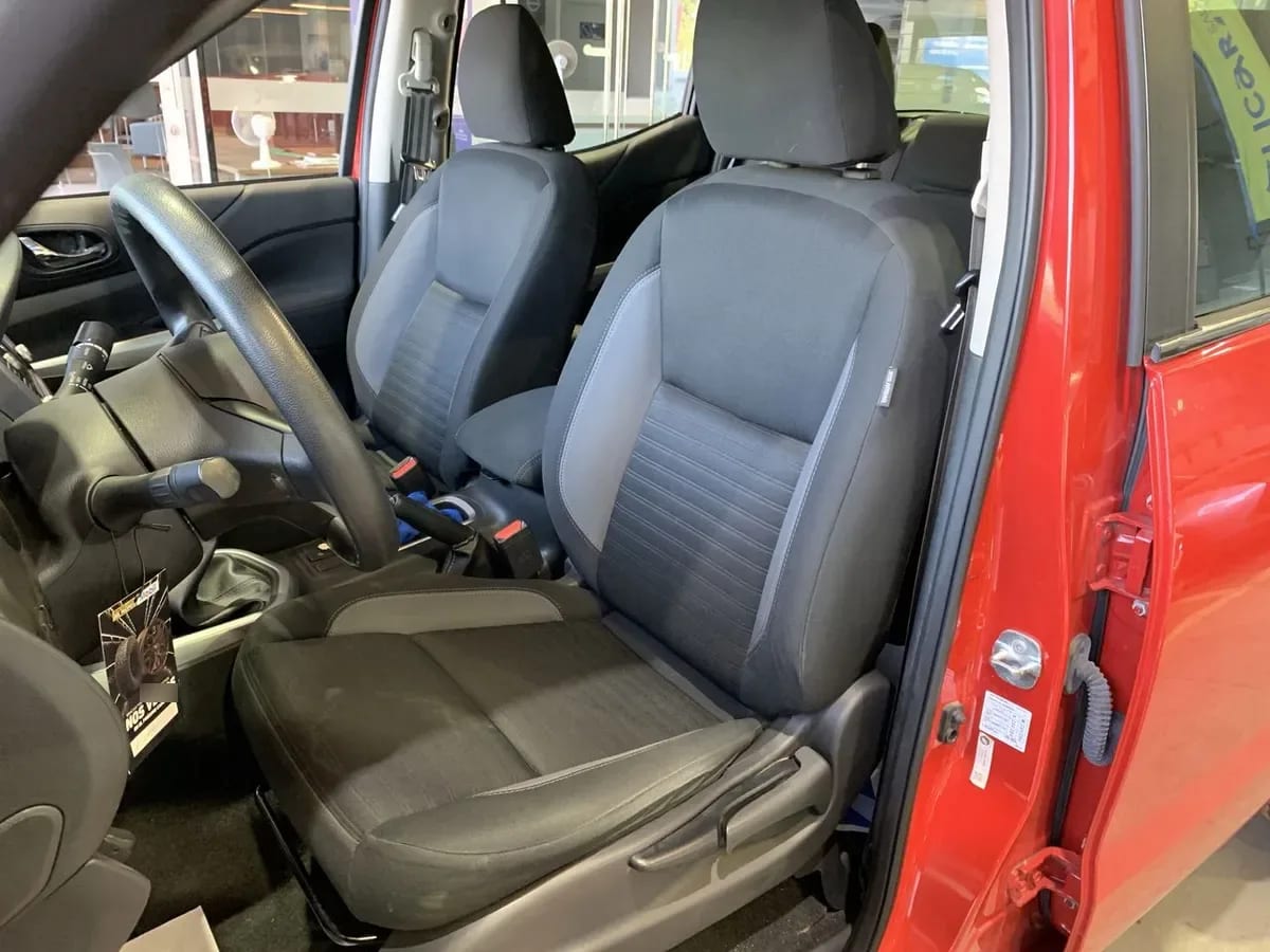 Nissan Navara 2.3d Xe Diesel 4x2 Dob.cab. Mt 4p año 2024