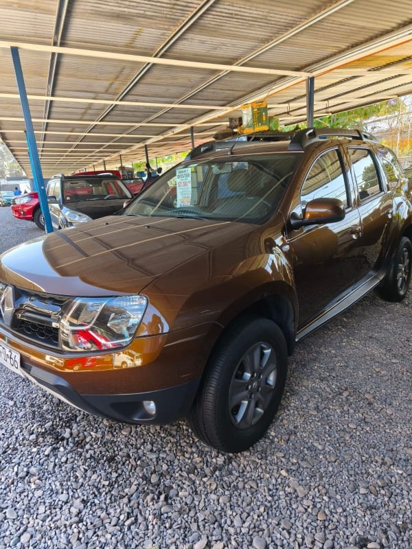 RENAULT DUSTER 1.6 Life Nav Mt año 2020
