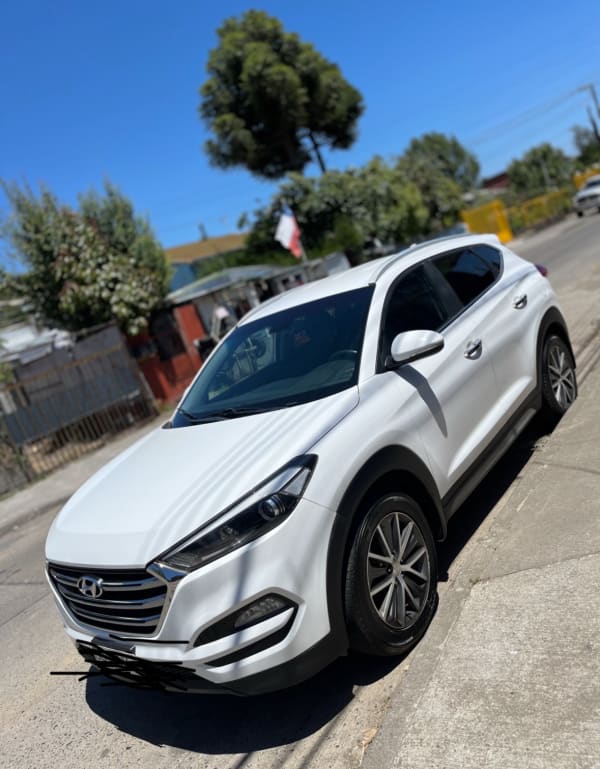 HYUNDAI TUCSON 2.0 Lm P/e 5dr Gl Ac 2ababs At 4x4 año 2017