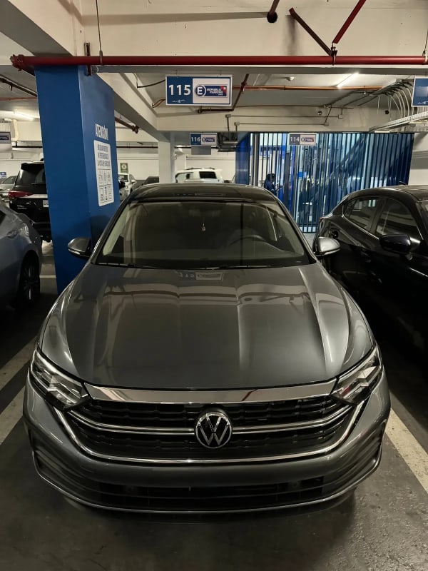VOLKSWAGEN JETTA 1.4 Comfortline Sky At año 2024 VOLKSWAGEN JETTA 1.4 Comfortline Sky At año 2024