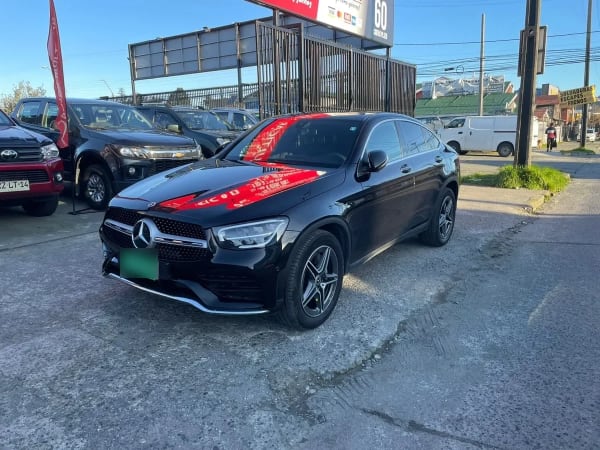 MERCEDES BENZ GLC 300 2.0 At año 2020