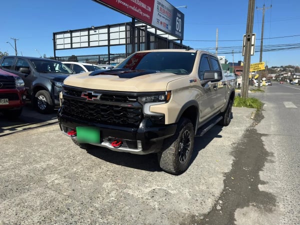 CHEVROLET SILVERADO 6.2 Zr2 At 4x4 año 2023 CHEVROLET SILVERADO 6.2 Zr2 At 4x4 año 2023