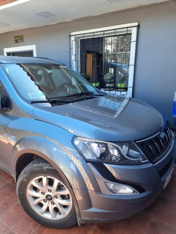 MAHINDRA XUV500 2.2 Full At año 2018