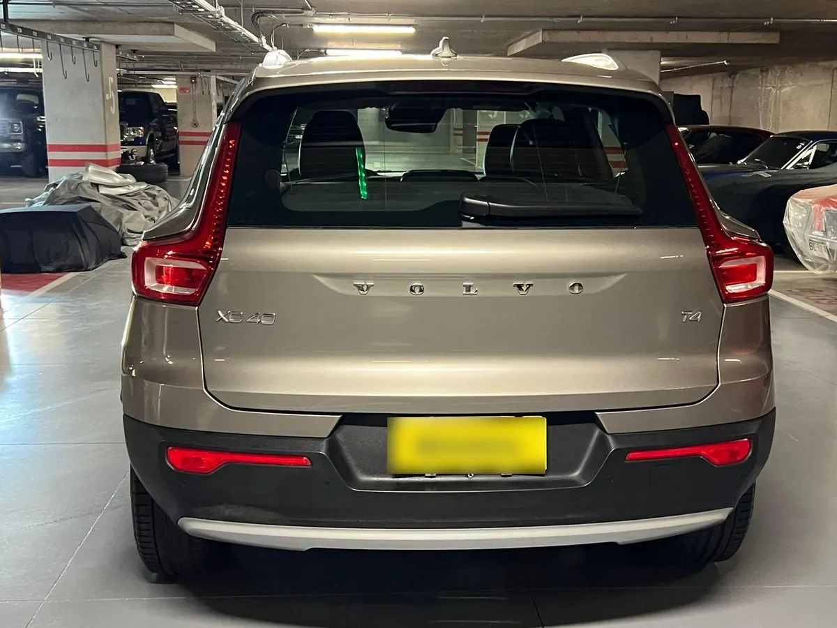 VOLVO XC40 2.0 B4 Plus At 4x4 año 2022