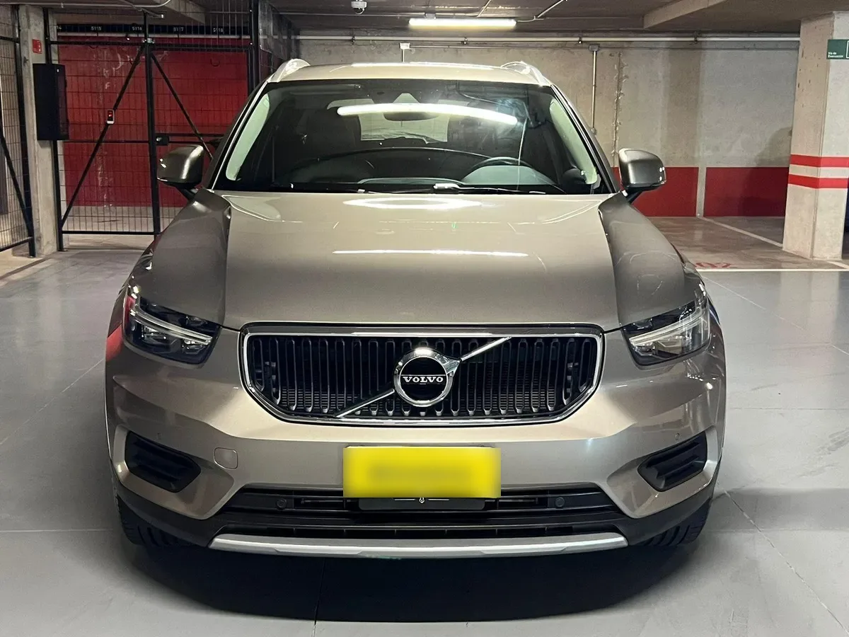 VOLVO XC40 2.0 B4 Plus At 4x4 año 2022