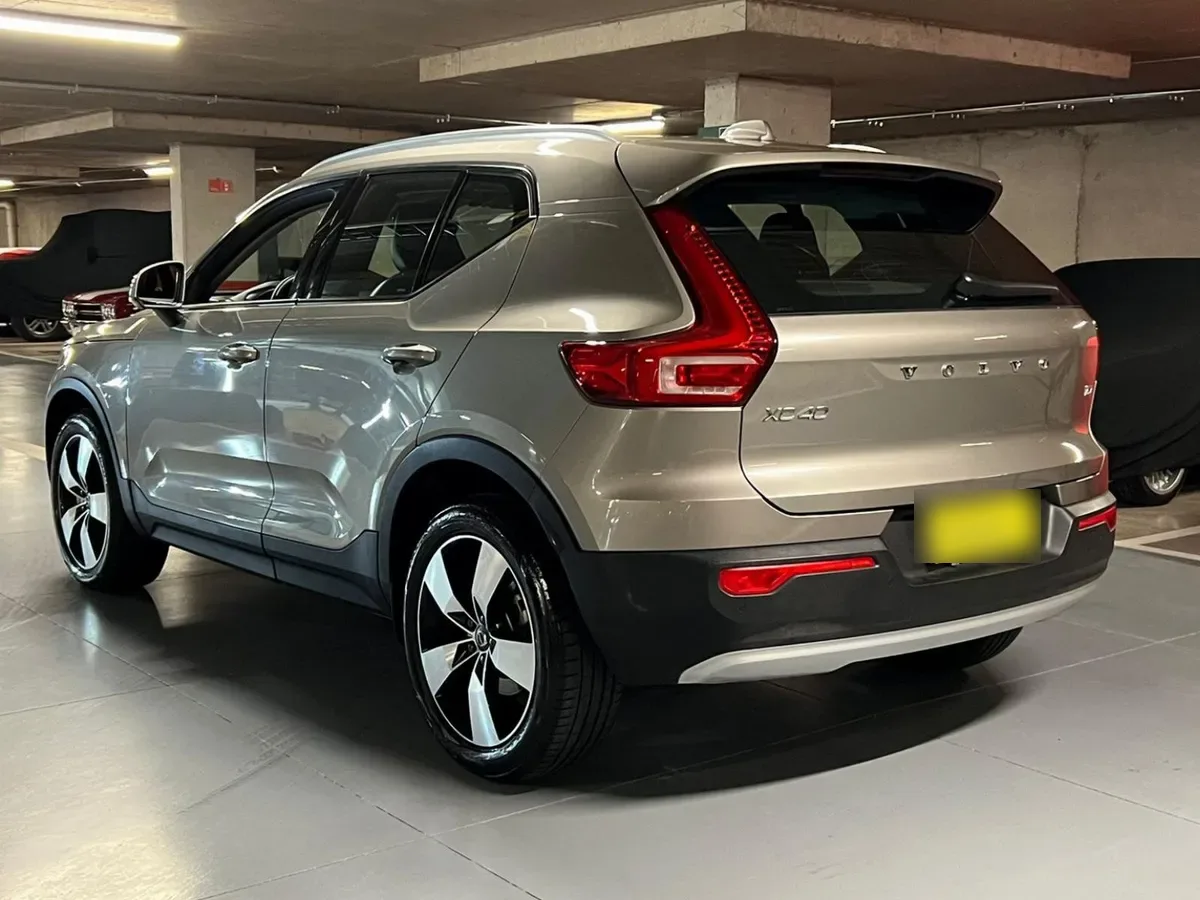 VOLVO XC40 2.0 B4 Plus At 4x4 año 2022