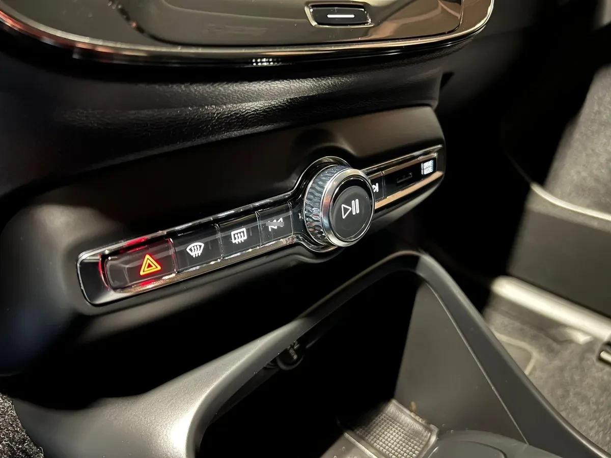 VOLVO XC40 2.0 B4 Plus At 4x4 año 2022