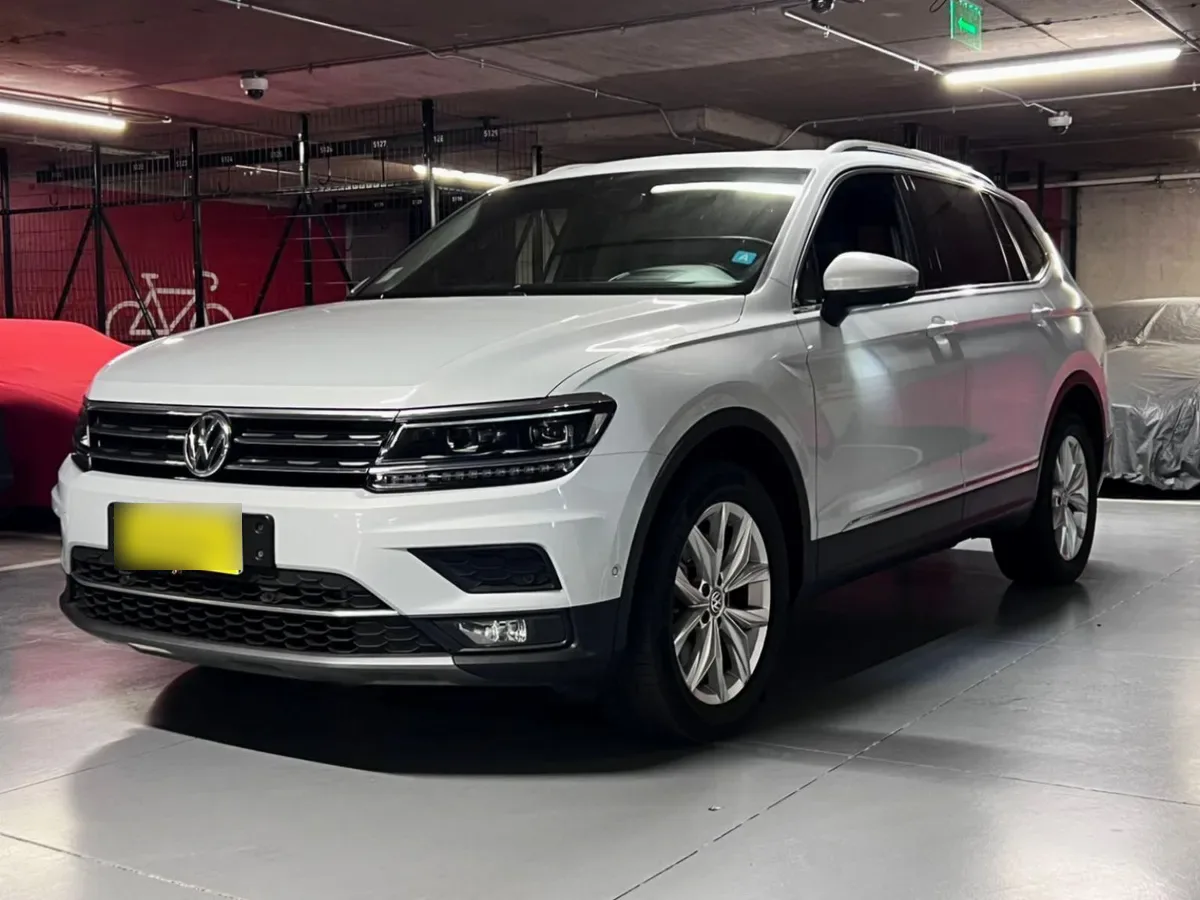 VOLKSWAGEN TIGUAN 2.0 Tsi Hl 4m Mx 180 Hp At año 2019