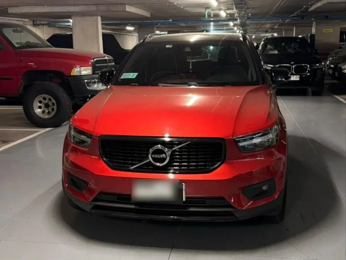 VOLVO XC40 2.0 T4 Fwd Momentum At año 2021