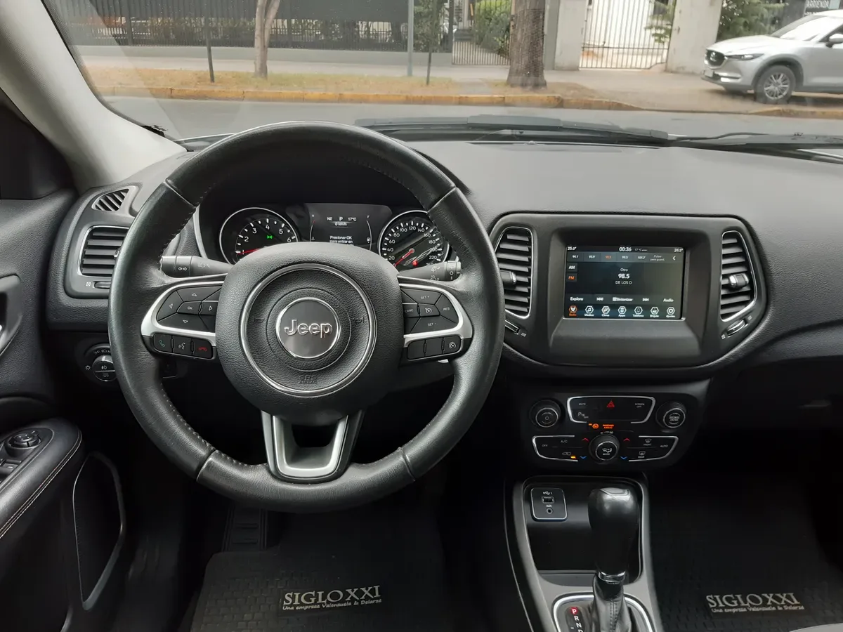 JEEP COMPASS 2.4 Longitude At año 2021
