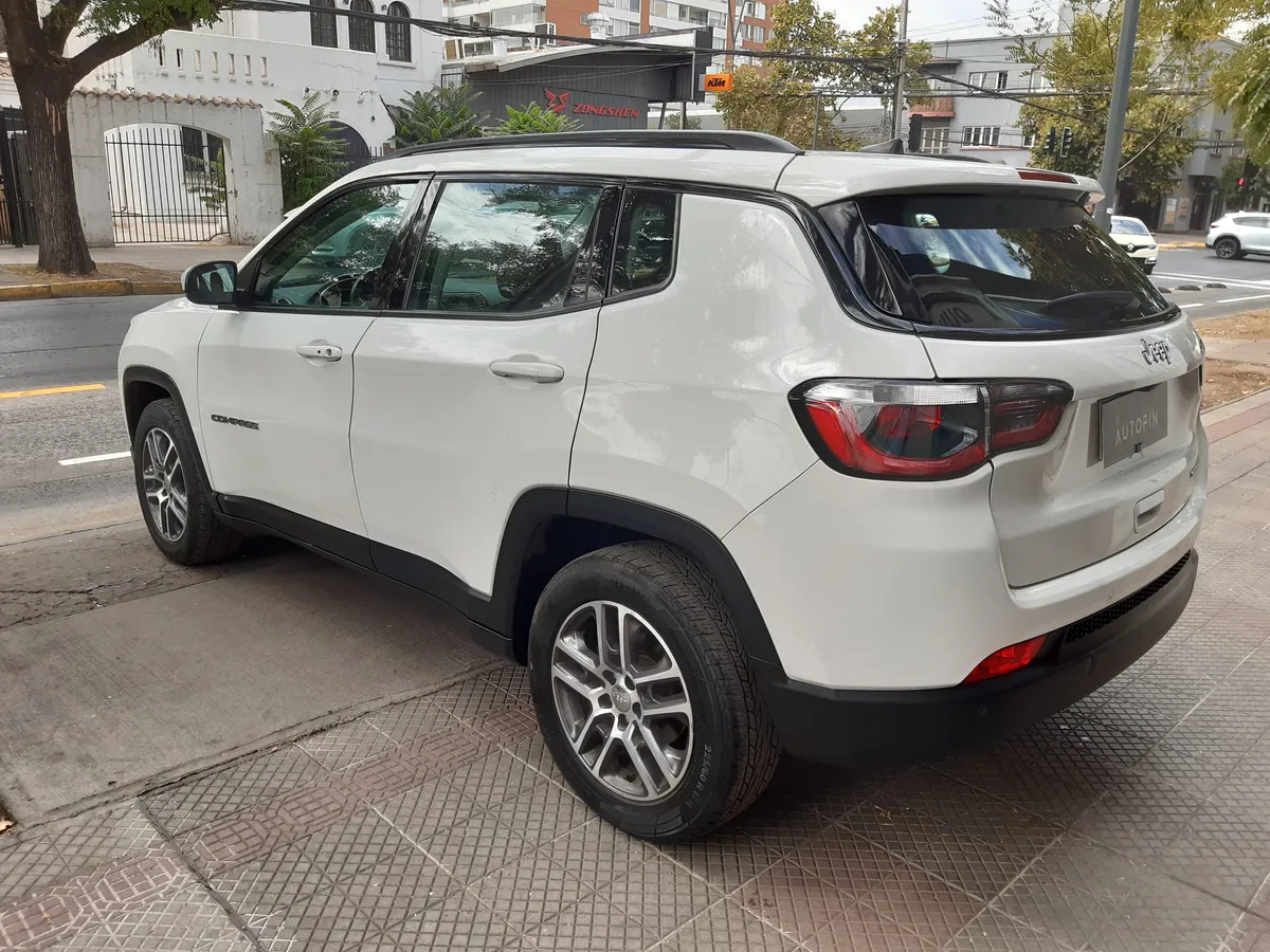 JEEP COMPASS 2.4 Longitude At año 2021